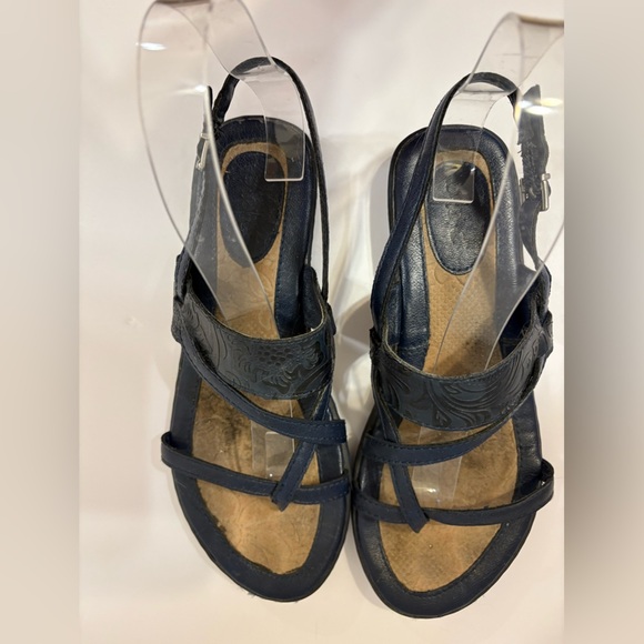 b.o.c blue thong strappy sandals size 6 Medium - Picture 10 of 11